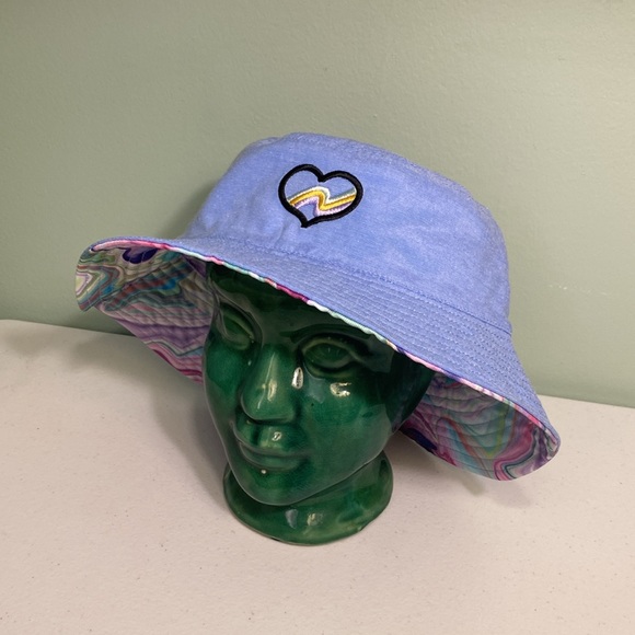 Reversible Bucket Hat - Picture 8 of 9